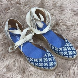 Lace up wedges, perfect for summer!